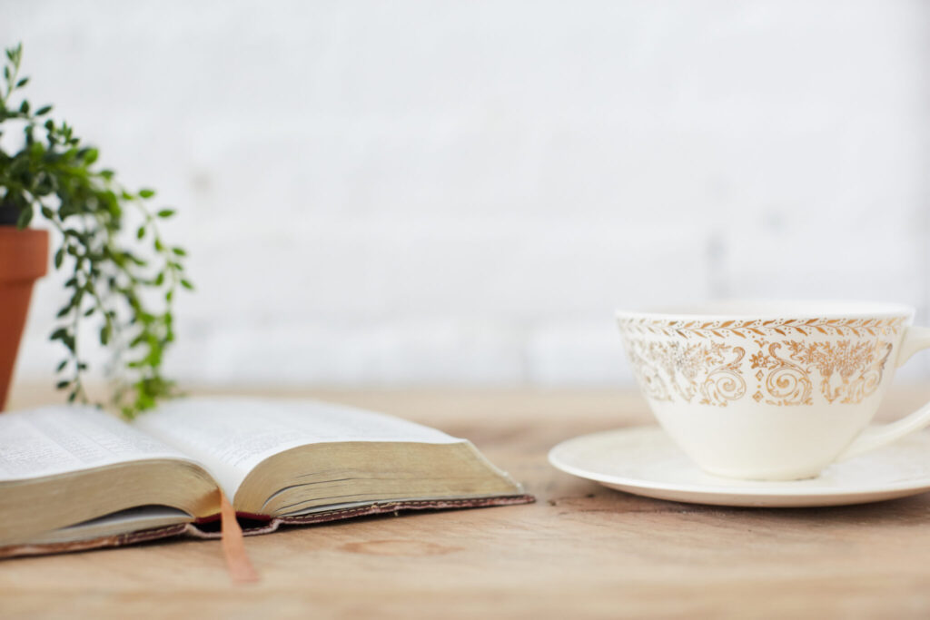 Blog post about bible study methods, ways of studying the bible and bible study techniques